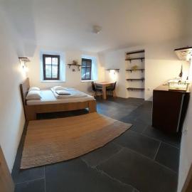 Apartment Slovan, hotel in Škofja Loka