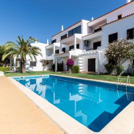 Akisol Albufeira Sunny, hotel di Roja- Pé