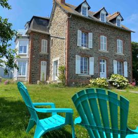 Villa la Korrigane vue mer cuisine privée, hotel em Étables