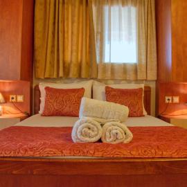Rodon Garden Centre, hotel in Sarti