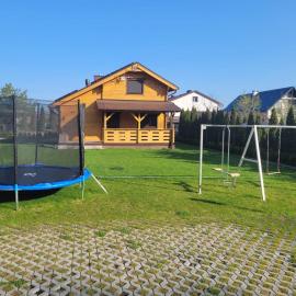 DOM Z SAUNĄ i JACUZZI NAD JEZIOREM BORY TUCHOLSKIE, hotel Błądzin városában