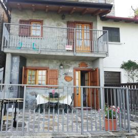 Casa Anna - Montemezzo, hotel en Bugiallo