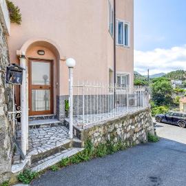 Lovely Home In Spotorno With Wifi