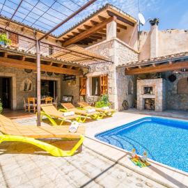 Ideal Property Mallorca - Cal Tio, hotel in Sa Pobla