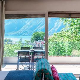 Panoramic Studio by Quokka 360 - Open Space Apartment with Terrace, hotel Luganóban