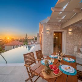 Pithari Sunset Villa, hotel di Khalikerí