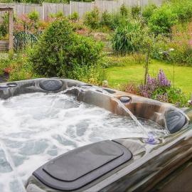 SpaHome with Pool table Hottub and Sauna