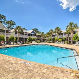 Screened Porch + Beach Access: Port St Joe Cottage