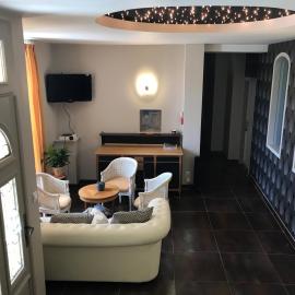 Les Pastels, hotel v destinaci La Roche-sur-Yon