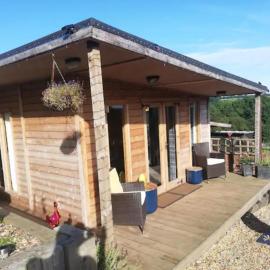 Peaceful Cabin in Skegby -Sleeps2- Fire Pit, hotel in Sutton in Ashfield
