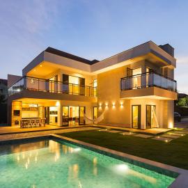 LUXURIOUS NEW HOUSE, UNFORGETABLE EXPERIENCE.