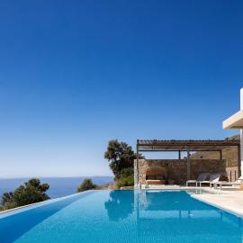 Melampes Villa, Seaview Escape, Heated Pool & Spa, By ThinkVilla, hotel a Mélambes