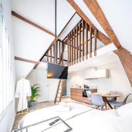 New Family Penthouse 7Min from Rotterdam Central Station top floor app4, Hotel in Schiedam