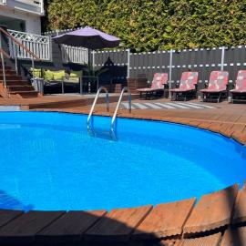 O&W Ferienhaus mit Pool nähe Nürburgring, Adenau, хотел в Аденау
