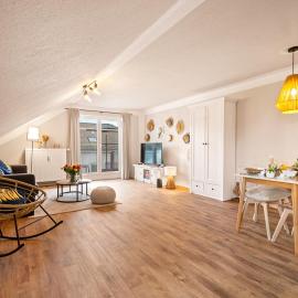 Ferien-Apartment Riedperle - mit priv Strandzugang, hotel a Friedrichshafen