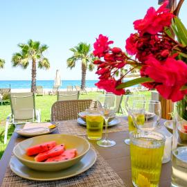 Pebble Beach Apartment, hotel in Oroklini