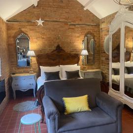 Topiary Barn - Stylish Accommodation in Rutland, hotel in Uppingham