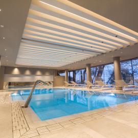 Airone Wellness Hotel، فندق في زافيرانا إتنيا