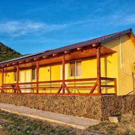 Cabana Vărad Coronini, hotel u gradu 'Moldova Veche'