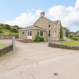 Dinas Farmhouse Annex