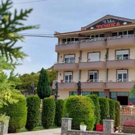 HOTEL VILA TOSKA, hotel v destinaci Piskupat