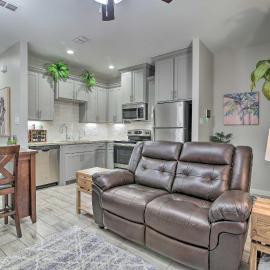 Private Patio: Edinburg Couple's Retreat!