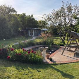 The Garden Cabin B&B, готель у місті Лімінгтон