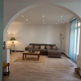 Superbe appartement proche rivière, hotel i Bessèges