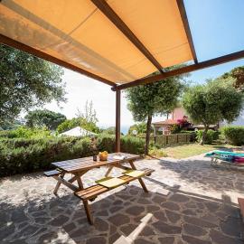 Da Angiolina – hotel w mieście Marciana