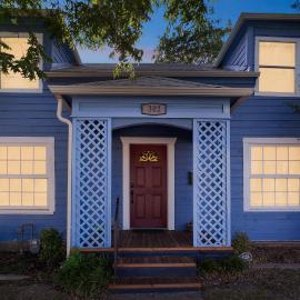 The Old Downtown Historic Grand Prairie House home, hotel in Grand Prairie