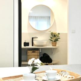 Castro Holidays - Apto C Nuevo Céntrico con Garaje Gratis, hotel in Castro-Urdiales