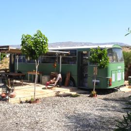Green Bus unique & private 3 min from Coral Bay, Hotel in Akoursos