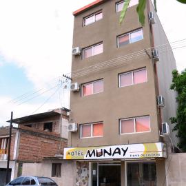 Munay Ledesma, hotel Libertador General San Martínban