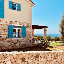 Villa Riba, hotel i Lun