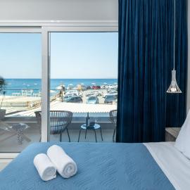 MK Summer Breeze Luxury Apartments, hotel in Agia Pelagia
