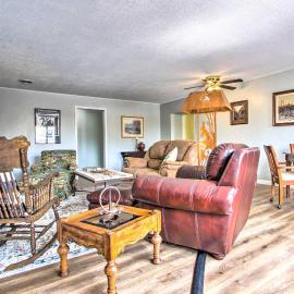 Charming Choteau Apartment: Central Location!, hotel a Choteau