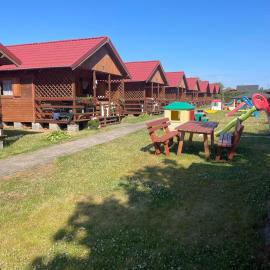 Domki u Karasia, hotel in Rusinowo