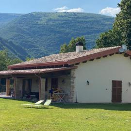 Meriggio Agriturismo, hotel i Fiastra