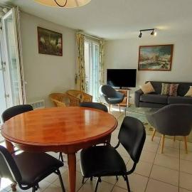 Appartement 6/8 personnes Centre Ville Cauterets - FR-1-234-78