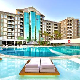 LAUR HOTELS Experience & Elegance, hotel di Didim