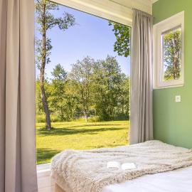 Lumi Resort - domki nad morzem - w otoczeniu natury - z podgrzewanym basenem i siłownią, hotel em Rewal