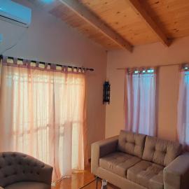 Viesnīca Casa con piscina en Gobernador Roca pilsētā Gobernador Roca