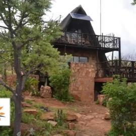 Ifenwenzi bush Chalet: Buffelspoort şehrinde bir otel
