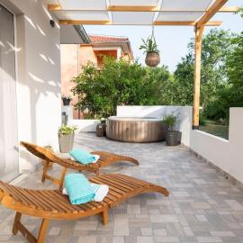 Kuća za odmor LYRA, hotel in Skradin