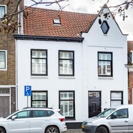 Unieke stadswoning met jacuzzi en sauna max 8 pers, hotel sa Goes