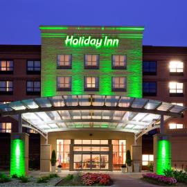 Holiday Inn Madison at The American Center by IHG, hotel di Madison