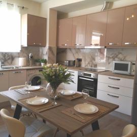 SUNNY HOLIDAYS APARTMENT