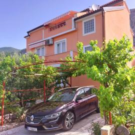 Apartman Sous les rochers, hotel in Grižane