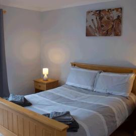 3 Bed Bungalow - Sleeps 6 - Pet Friendly - Parking, khách sạn ở Drummore