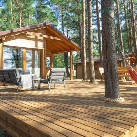 Słoneczny Domek Borsk nr 2 i 15 - nad samym jeziorem w pierwszej linii, Hotel in Borsk